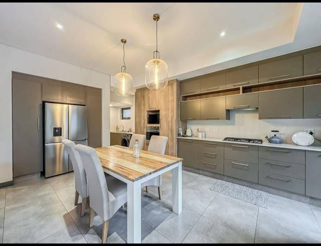 3 BEDROOM TOWNHOUSE FOR SALE IN BRYANSTON